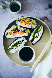 Onigirazu recipe rezept sushi sandwich selber machen foodstyling food stylist vegetarisch veggie food photography zuckerzimtundliebe foodblog cookfeed nytfood food52