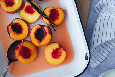 roasted peaches ofen pfirsich rezept foodstyling food photography grillen dessert obst dessert einfacher nachtisch steinobst rezept bakefeed zuckerzimtundliebe bakefeed