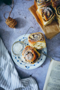 Apfelschnecken Nussschnecken Zimtschnecken Apfel füllung Nussfüllung food Styling food photography backblog zuckerzimtundliebe apple rolls buns hefeteig einfach herbstrezept apfelkuchen apfelrezept