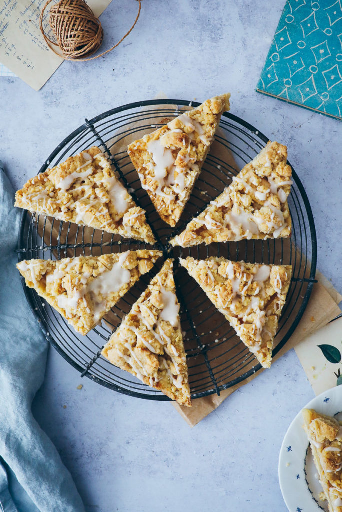 Apple Pie Apfelkuchen streuselkuchen Apple pie bars streusel einfacher kuchen herbstkuchen foodstyling food photography backblog german foodblog zuckerzimtundliebe bakefeed