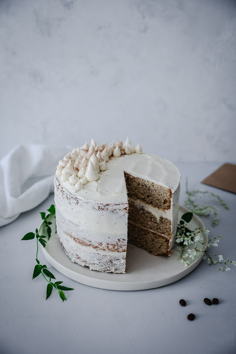 Einfaches Tortenrezept Nusskuchen Frischkäse Frosting | Zucker, Zimt ...