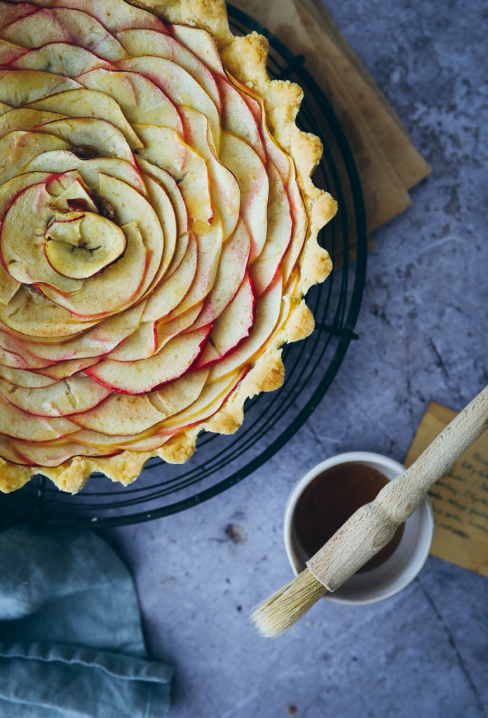 Apfelkuchen Apfeltarte apple tart Apfel rosen kuchen einfacher mürbeteig apple pie apfelrezepte backen mit Äpfeln Südtirol meraner land lana apfelbüte zuckerzimtundliebe foodstyling food photography backblog bakefeed