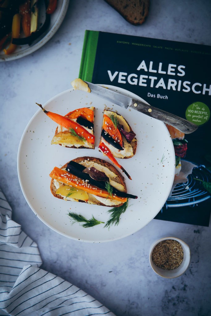 ahornsirup sesam Ofengemuese EDEKA vegetarisch kochbuch foodstyling mittagessen vegetarisch gemüse kochen einfach herbstrezept soulfood sesame maple vegetables pastinake urmoehren kuerbis foodstylist