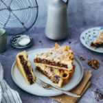 Engadiner bündner nusstorte rezept nusskuchen herbstrezept walnut pie walnuss backen backrezept zuckerzimtundliebe food styling swiss cake swiss recipes food photography