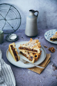 Engadiner bündner nusstorte rezept nusskuchen herbstrezept walnut pie walnuss backen backrezept zuckerzimtundliebe food styling swiss cake swiss recipes food photography