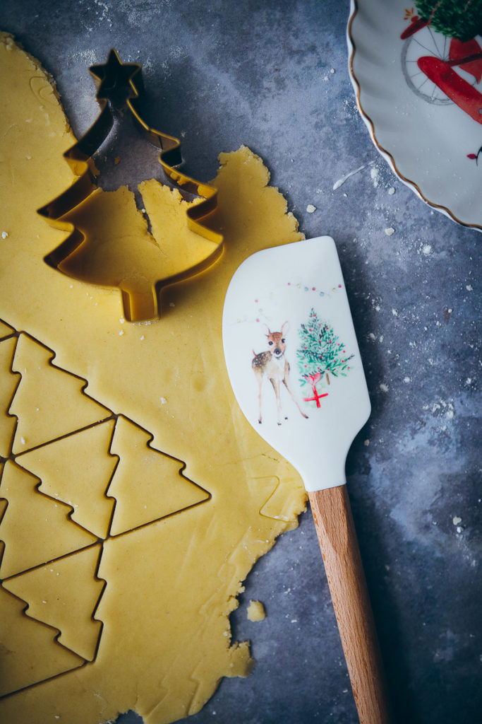 silikon schaber spachtel tchibo weihnachtbaeckerei ausstechplaetzchen zuckerzimtundliebe food styling