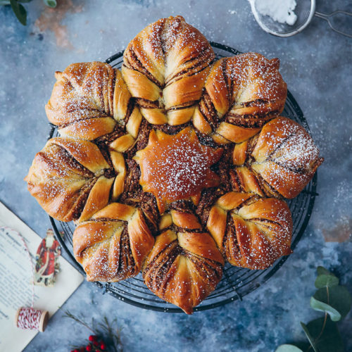 Zimtstern Hefezopf Zimtbrot Hefestern gebrannte Mandel füllung cinnamon star bread Rezept recipe foodstyling food stylist backblog zuckerzimtundliebe weihnachtskuchen weihnachtsbäckerei