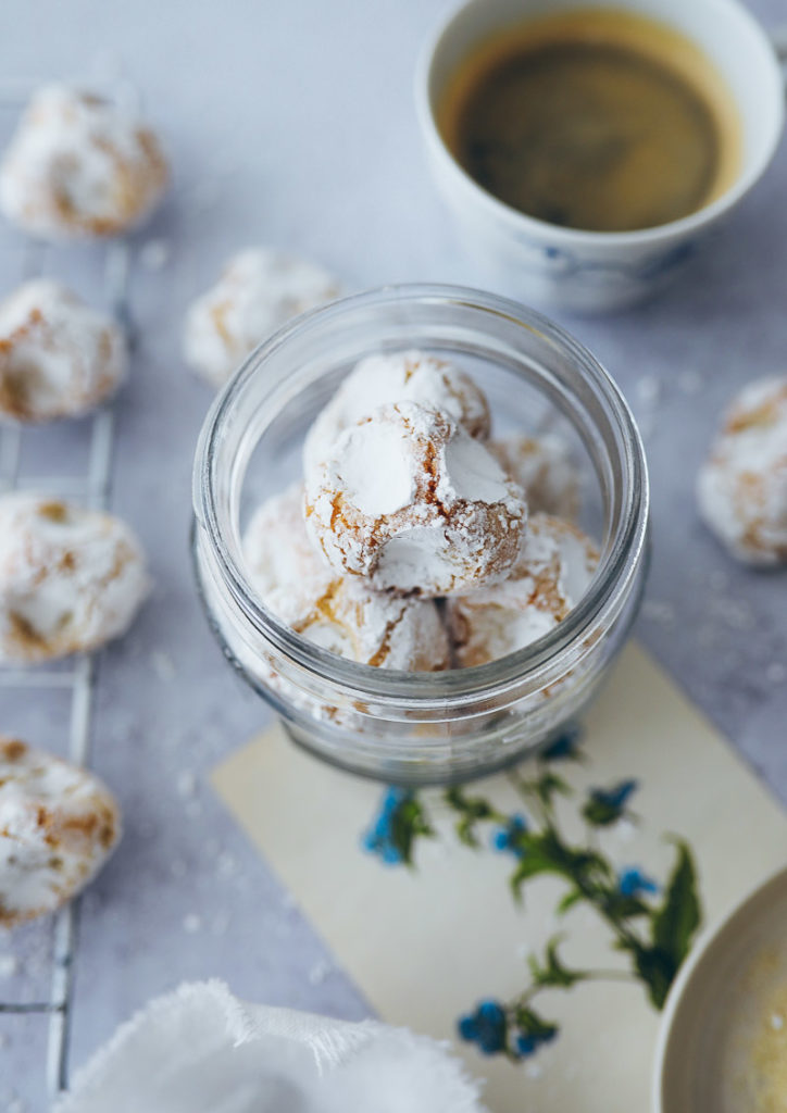 paste di mandorla italienisches mandelgebaeck plaetzchen softe amarettini zuckerzimtundliebe tchibo barista blonde rezept foodstyling cookies backblog bakefeed italian recipes dulce