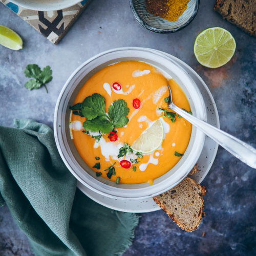 suesskartoffelsuppe indisch sweet potato curry soup fuchs gewuerze zuckerzimtundliebe foodstyling die besten suppenrezepte koriander kokosmilch suppe food stylist food photography cookfeed thekitchen food 52