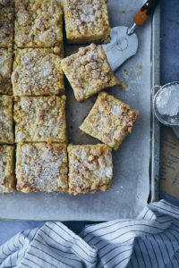 rezept Streuselkuchen Blech Hefeteig wie von Oma Bäckerei zuckerzimtundliebe sheetcake streusel cake recipe german cake kuchenklassiker foodstyling food stylist bakefeed feedfeed food52 Backrezept Kuchenbuffet