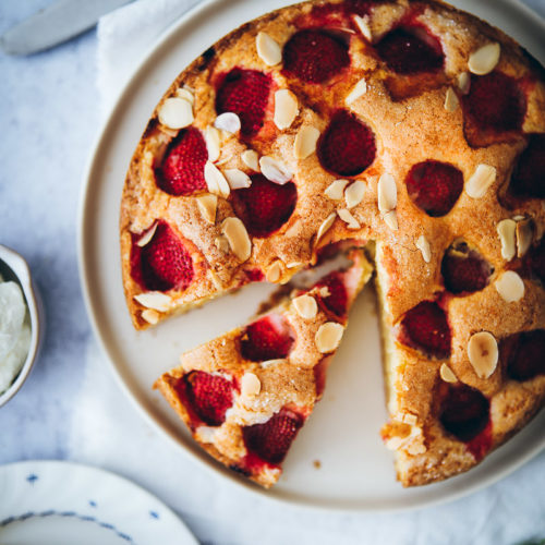 rezept einfacher Erdbeerkuchen rührteig obstkuchen erdbeerrezept simple strawberry cake foodstyling food stylist zuckerzimtundliebe bakefeed foodblog backblog sommerkuchen