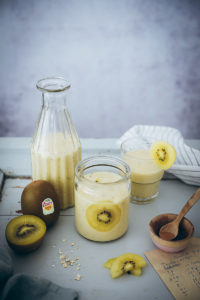 Kiwi Smoothie Rezept Recipe Zespri SunGold Kiwi foodstyling food stylist food photography zuckerzimtundliebe frühstücksrezept vitamin c rezept brunch ideen