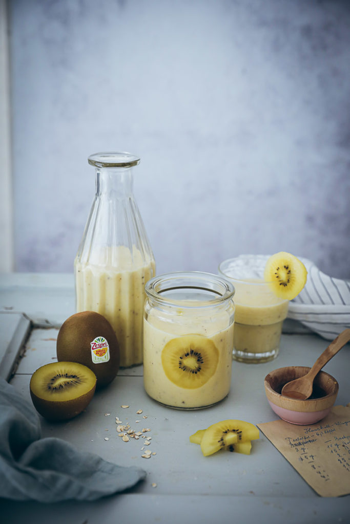 Kiwi Smoothie Rezept Recipe Zespri SunGold Kiwi foodstyling food stylist food photography zuckerzimtundliebe frühstücksrezept vitamin c rezept brunch ideen