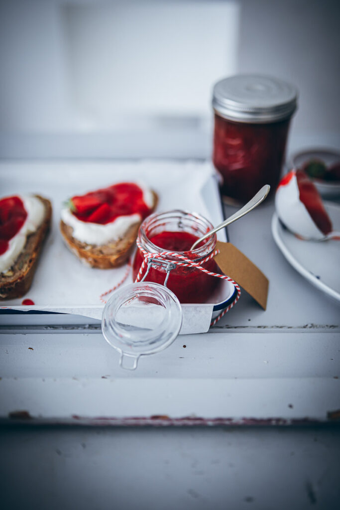 Erdbeer Limoncello Marmeladen Konfitüre rezept Marmelade kochen einfaches Rezept strawberry limoncello jam zuckerzimtundliebe foodblog foodstyling food photography the kitchn food 52