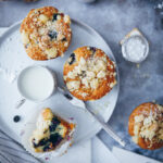 Blaubeer Streuselmuffins blueberry muffins streusel topping zuckerzimtundliebe foodblog streuselrezept blaubeerkuchen einfaches muffinrezept foodstyling food photography food 52 bakefeed bakersgonnabake baking from scratch deutscher foodblog backblog
