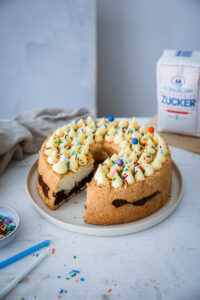 Zimt Angel Food Cake cinnamon chiffon cake recipe rezept diamant zucker jubiläum foodstyling bakefeed feedfeed zuckerzimtundliebe food photo backblog deutscher foodblog funfetti angel food cake