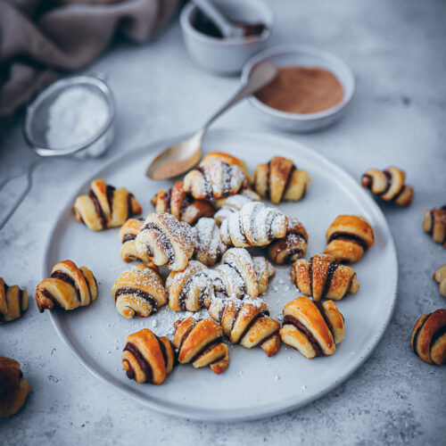 Schokoladen Rugelach Rezept deutsch chocolate nutella rugelach recipe keksrezept schokokekse kekse schokofüllung nutella kekse foodstyling food photography zuckerzimtundliebe mürbeteig frischkäse bakefeed