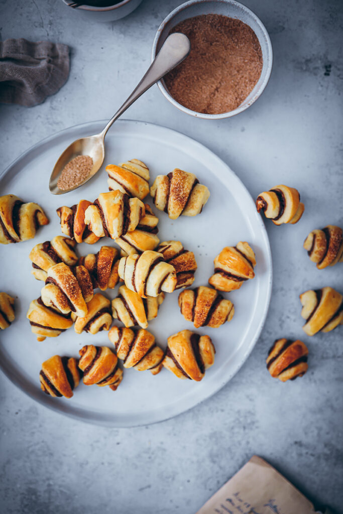 Rugelach Rezept Weihnachtsplätzchen Nutella cookies Kekse Plätzchen Guetzli weihnachtsbäckerei foodstyling food photo zuckerzimtundliebe backblog food52 bakefeed 