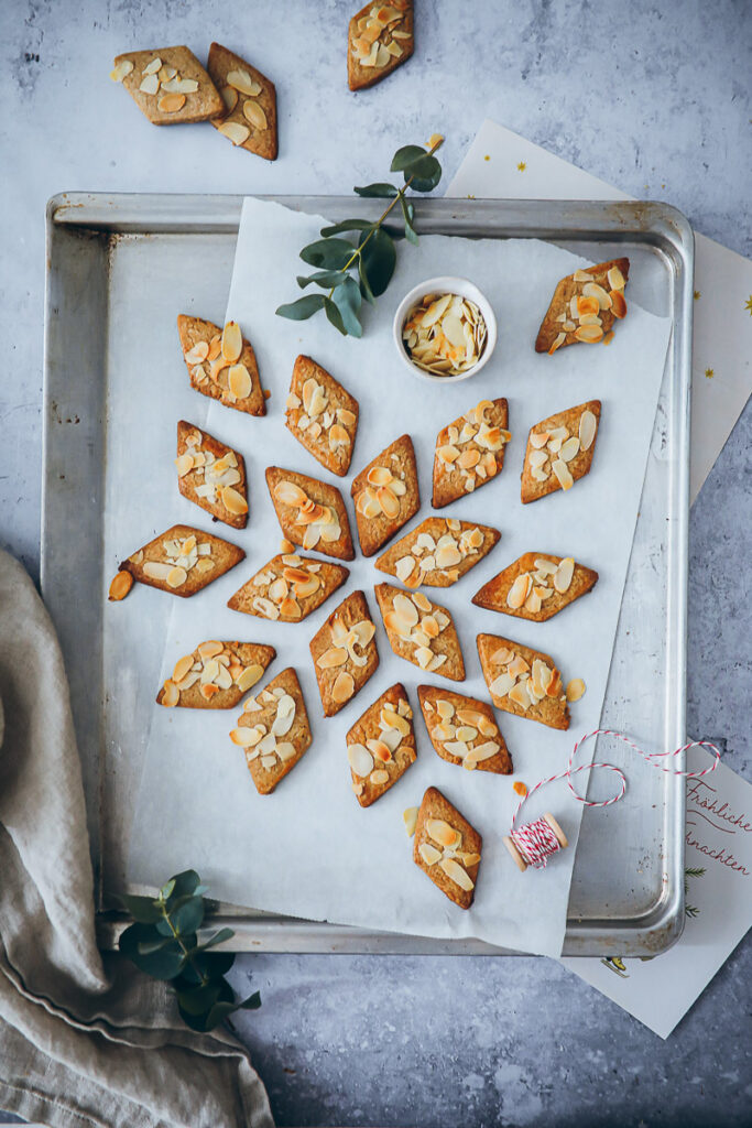 Spekulatius Plätzchen rezept selber machen Mandel spekulatius speculaas recipe speculoos almond cookies weihnachtsplätzchen rauten plätzchen zuckerzimtundliebe bakefeed feedfeed foodstyling weihnachtsbäckerei adventsgebäck spekulatiusgewürz