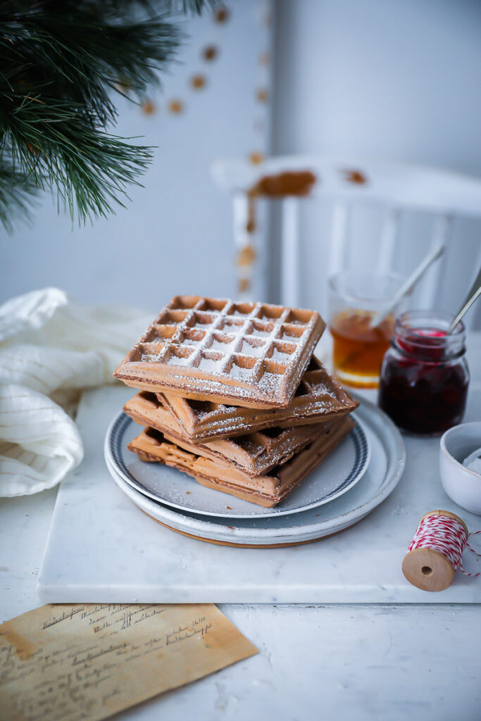 Weihnachtswaffel Rezept Lebkuchen waffeln dicke belgische waffeln ohne hefe zuckerzimtundliebe weihnachtsfrühstück weihnachtsbrunch foodstyling gingerbread waffles recipe feedfeed