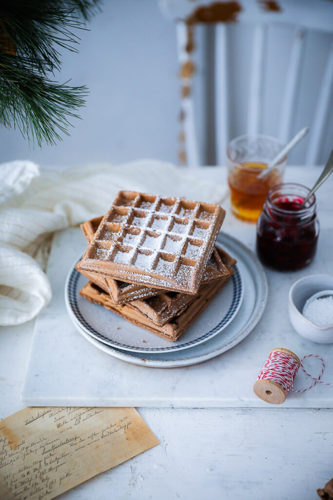 Weihnachtswaffel Rezept Lebkuchen waffeln dicke belgische waffeln ohne hefe zuckerzimtundliebe weihnachtsfrühstück weihnachtsbrunch foodstyling gingerbread waffles recipe feedfeed