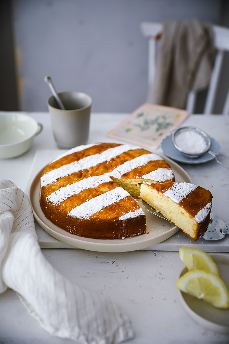 Rezept für soften Zitronen-Joghurt Kuchen ciambella