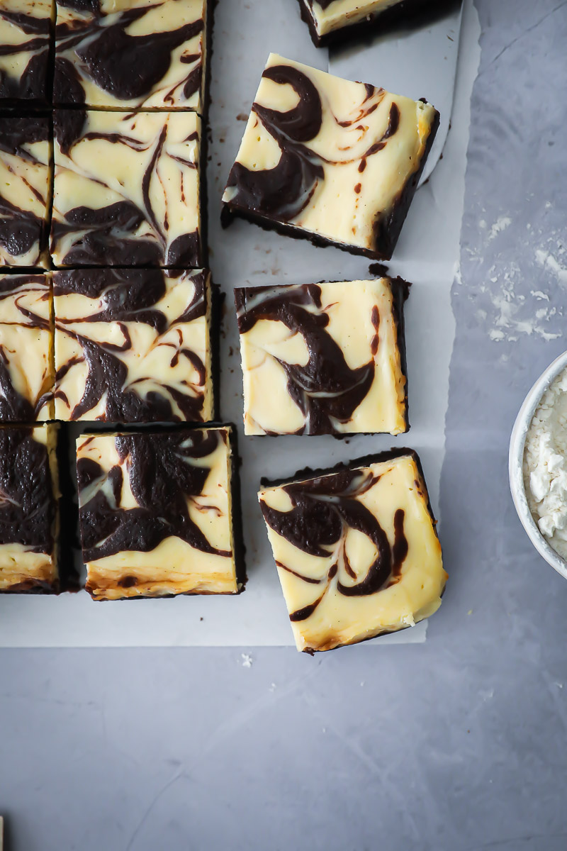 Saftige Cheesecake Brownies Rezept Käsekuchen Schokokuchen Kindergeburtstag kuchen zuckerzimtundliebe foodstyling cheesecake rezept food photo backblog bakefeed foodblog foodstyling