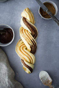 Schokoladen Erdnussbutter Babka Rezept