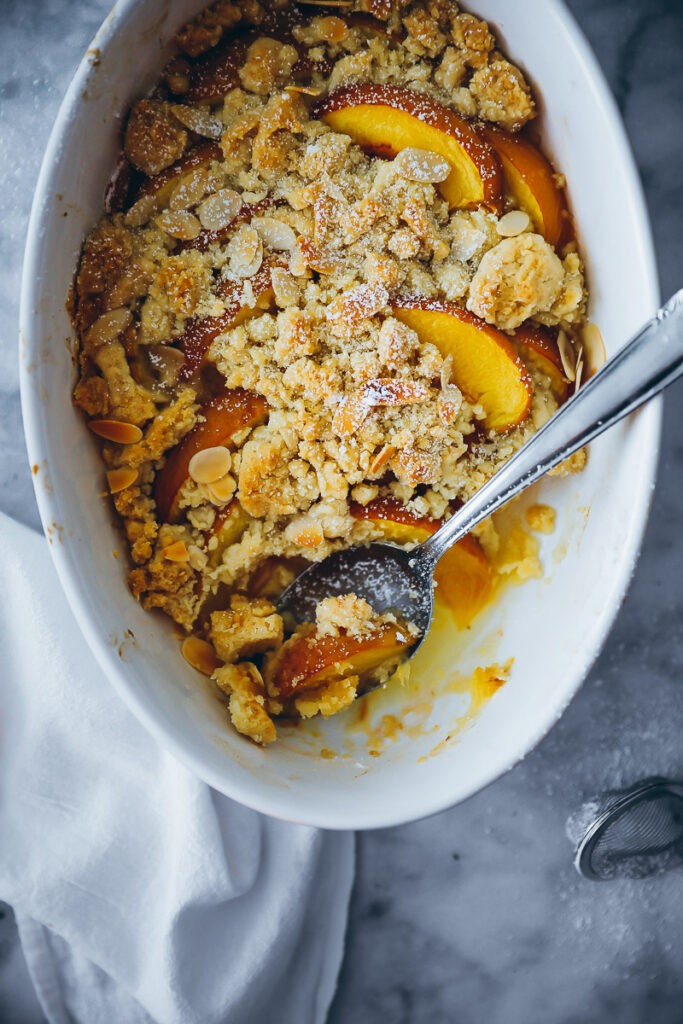 Pfirsich Crumble Rezept mit Mandeln – peach crumble recipe