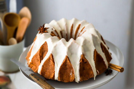 Apfel Gewürzkuchen mit Chai Glasur