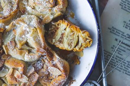 Apfelstrudel-Schnecken mit Mandelfüllung Nussschnecken filoteig rezept filo dough phyllo dough sweet recipe backen mit yufka tante fanny zuckerzimtundliebe food photography food styling nusskuchen