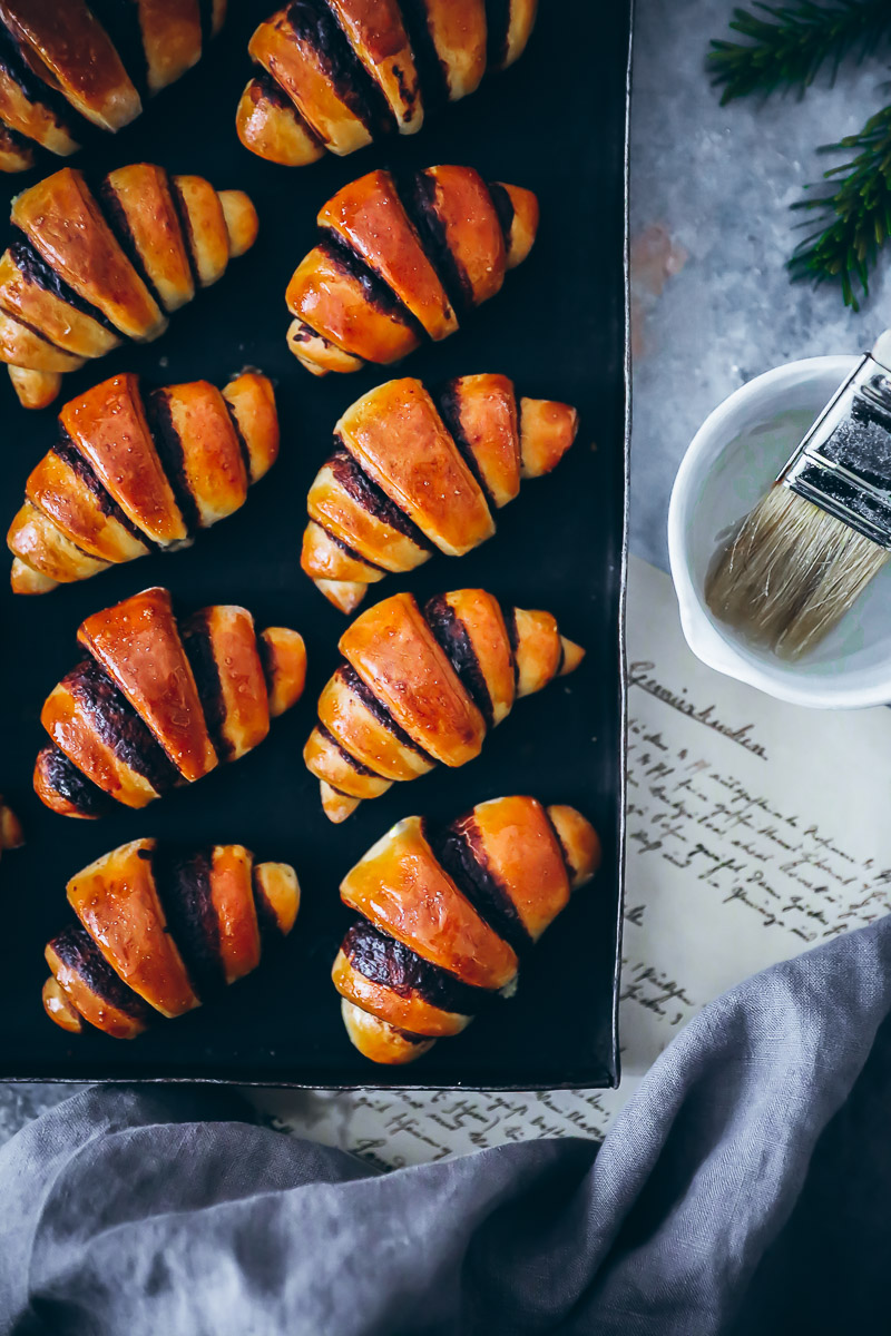 Softe Schokoladen Hörnchen Rugelach aus Hefeteig