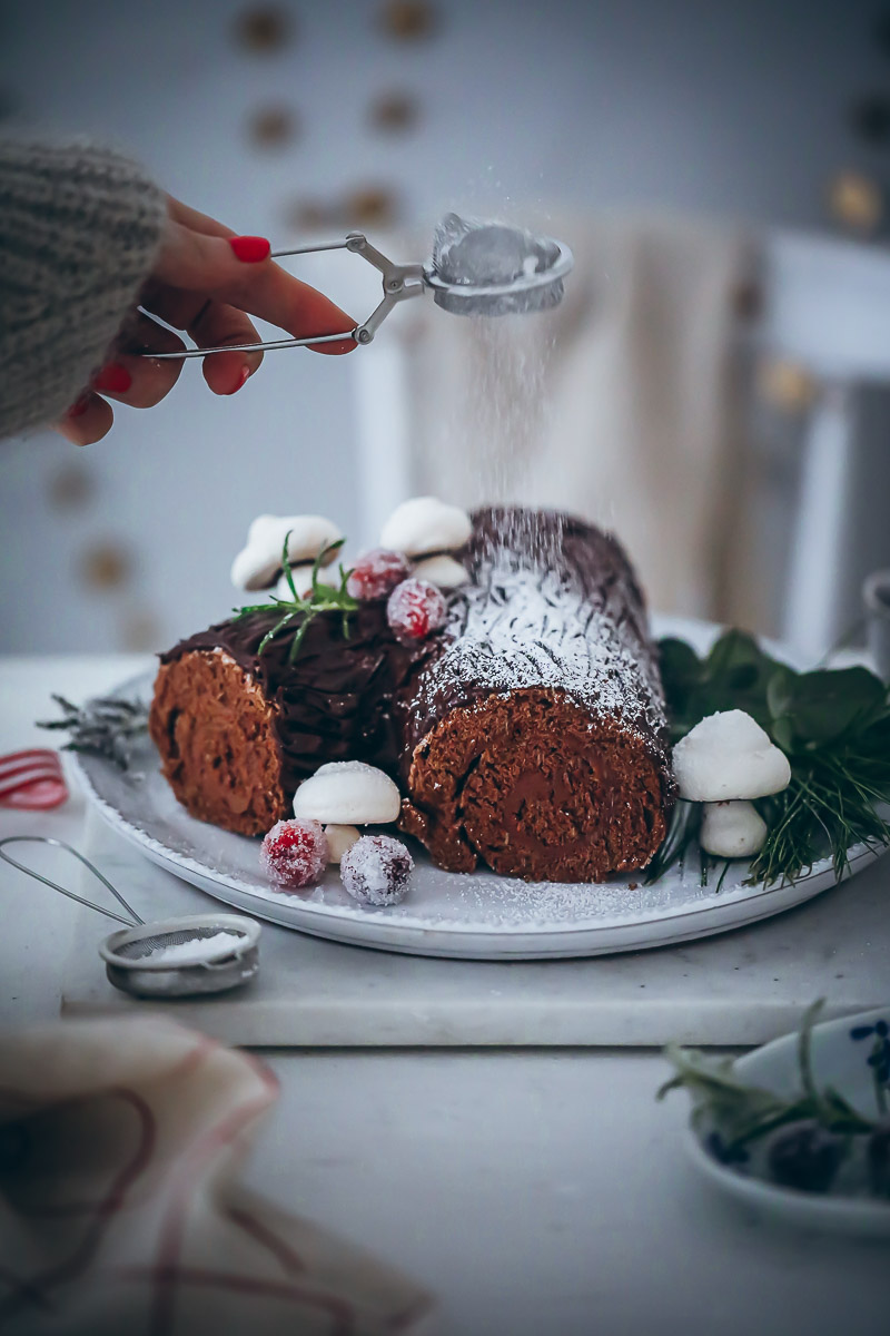 Bûche de Noël Rezept Yule Log Biskuitrolle Weihnachten