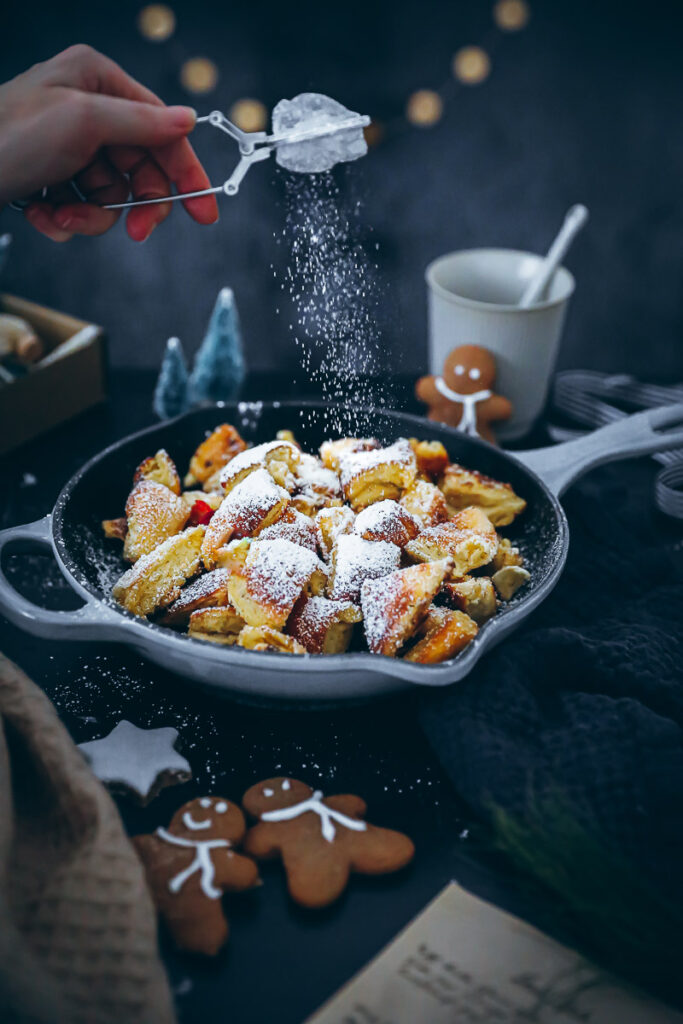 Weihnachts Zimt Kaiserschmarrn Rezept zuckerzimtundliebe bester kaiserschmarrn aus dem Backofen weihnachtsdessert südtiroler schmarrn rezept pulled pancake foodstyling foodtographyschool zuckerzimtundliebe backblog foodstyling