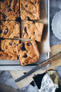 Chocolate Cookie Bars Rezept beste cookies zuckerzimtundliebe backblog foodblog foodstyling foodphotographyschool kekse selber backen bakefeed feedfeed