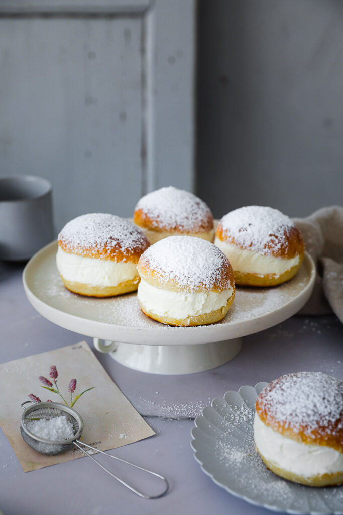 Maritozzi Rezept Italian Cream Buns Sahnefüllung Brötchen süße hefebrötchen milchbrötchen rezept bakefeed italian baking italienisches gebäck italienisch backen zuckerzimtundliebe backblog foodblog foodstyling