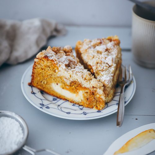 Carrot Cake Cheesecake mit Streuseln Möhrenkuchen Rezept rüblitorte rüblikuchen käsekuchen osterrezepte osterkuchen die besten möhrenrezepte möhrenkuchen ideen zuckerzimtundliebe foodblog backblog bakefeed feedfeed foodtographyschool Streuselkuchen