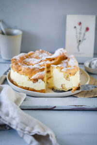 Karpatka Windbeutelkuchen-Rezept mit Puddingfüllung eclair cake brandteig grundrezept mountain cake bakefeed zuckerzimtundliebe backblog foodblog food photography foodstyling choux pastry