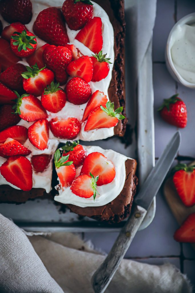 Erdbeer Brownies Rezept mit Mascarponecreme