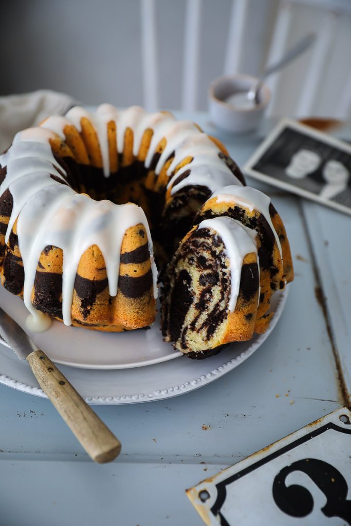 Choc Chip Marmorkuchen Gugelhupf Rezept Zebrakuchen Marble bundt cake zuckerzimtundliebe foodblog foodtographyschool nordic ware backform saftiger rührteig kuchen einfacher kuchen kindergeburtstag