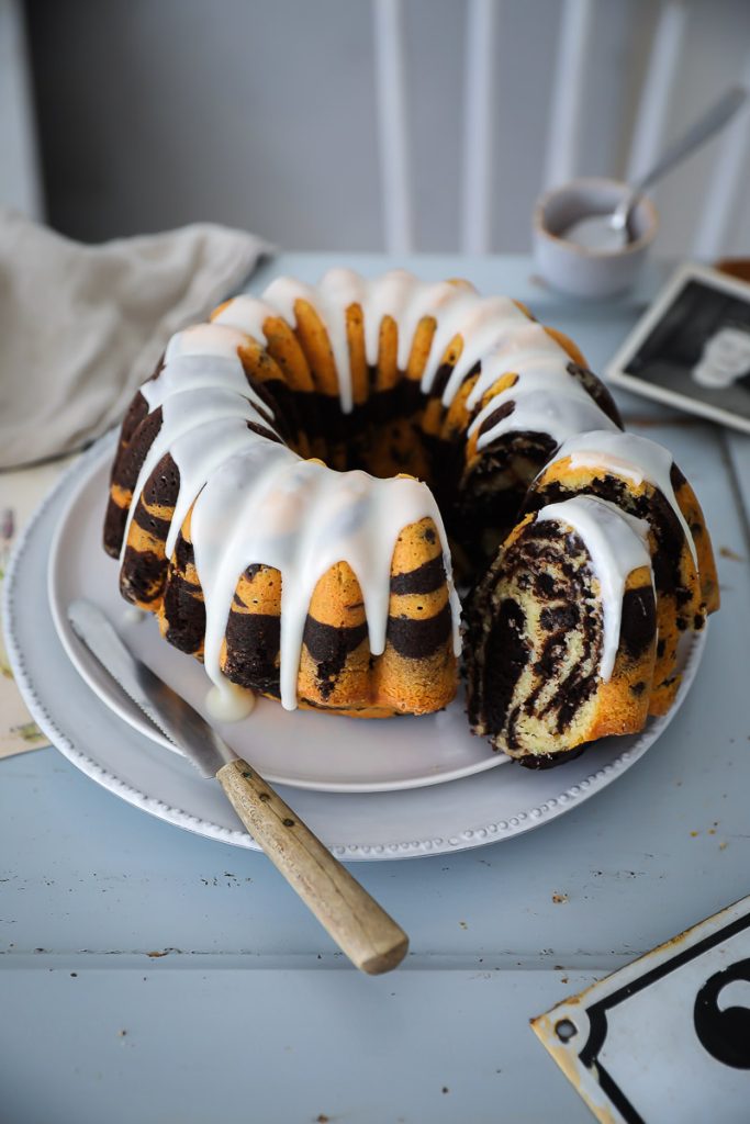 Choc Chip Marmorkuchen Gugelhupf Rezept Zebrakuchen Marble bundt cake zuckerzimtundliebe foodblog foodtographyschool nordic ware backform saftiger rührteig kuchen einfacher kuchen kindergeburtstag