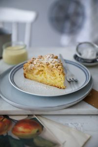 Saftiges einfaches Apfelstreuselkuchen Rezept mit Zimtstreuseln apple crumble cake recipe bester apfelkuchen apfelrezepte zuckerzimtundliebe bakefeed feedfeed thekitchen smittenkitchen