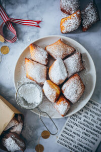 Schmalzkuchen Rezept wie vom Weihnachtsmarkt einfaches Schmalgebäck Weihnachtsrezept Weihnachtsbäckerei Adventsgebäck Hefeteig Siedegebäck zuckerzimtundliebe backblog foodblog bakefeed feedfeed