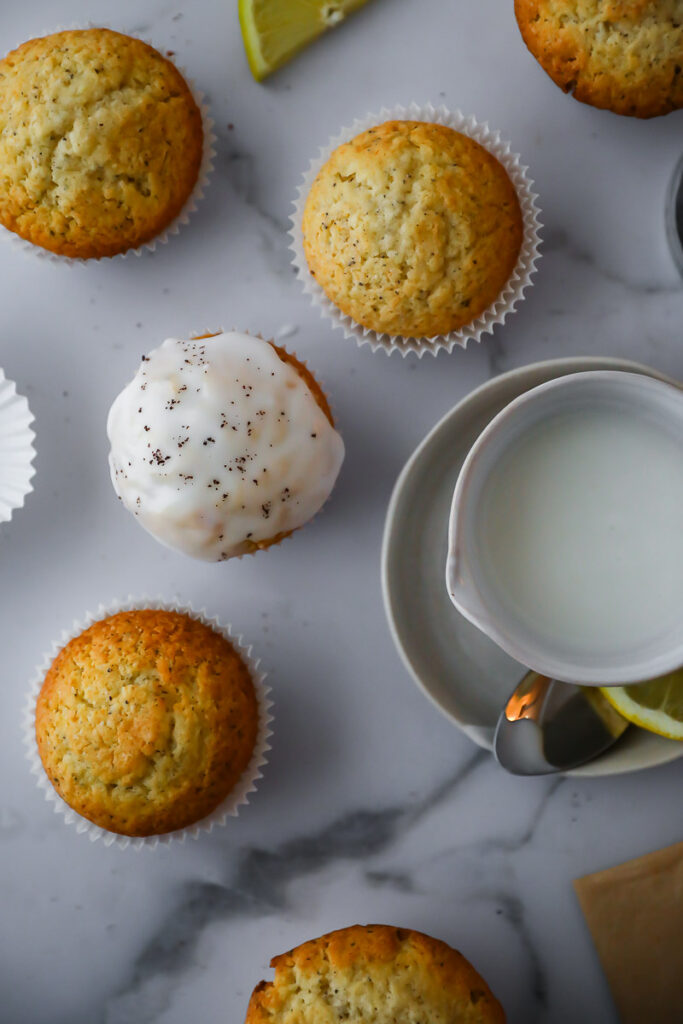 Zitronenmuffins mit Mohn rezept lemon poppy seed muffins