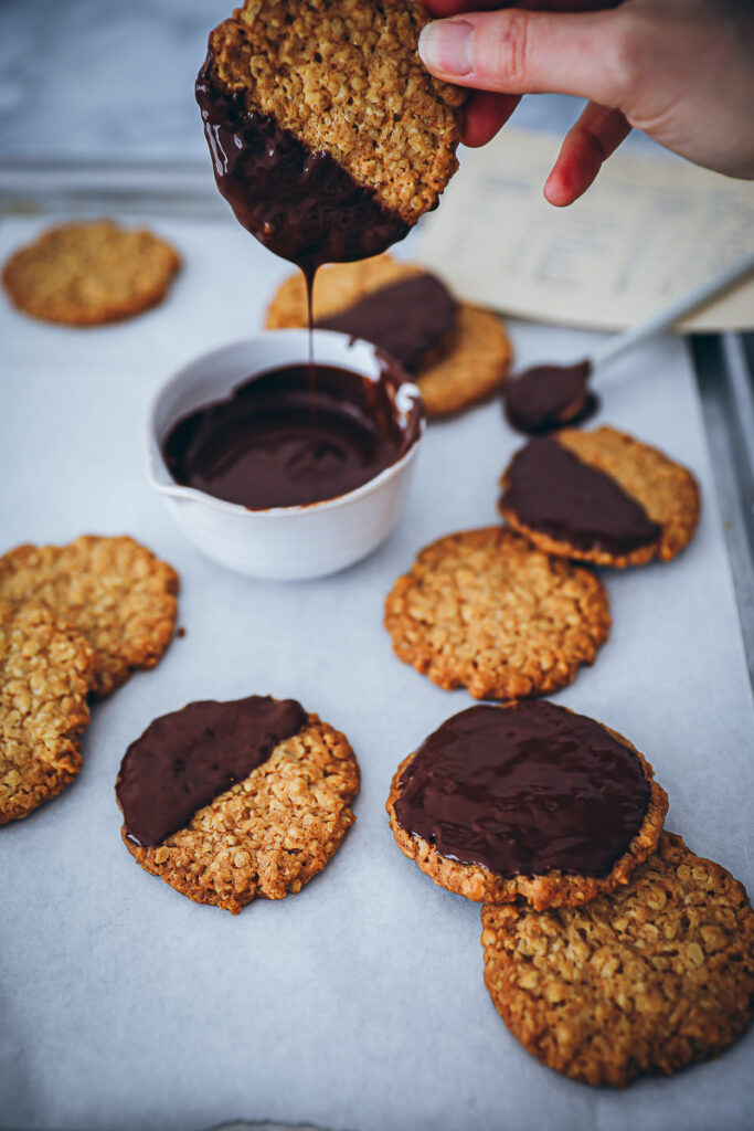 Haferkekse mit Schokolade Rezept oatcookies swedish oat biscuits hobnobs recipe keksrezept cookies backen feedfeed the bakefeed zuckerzimtundliebe backblog foodblog einfache backrezepte