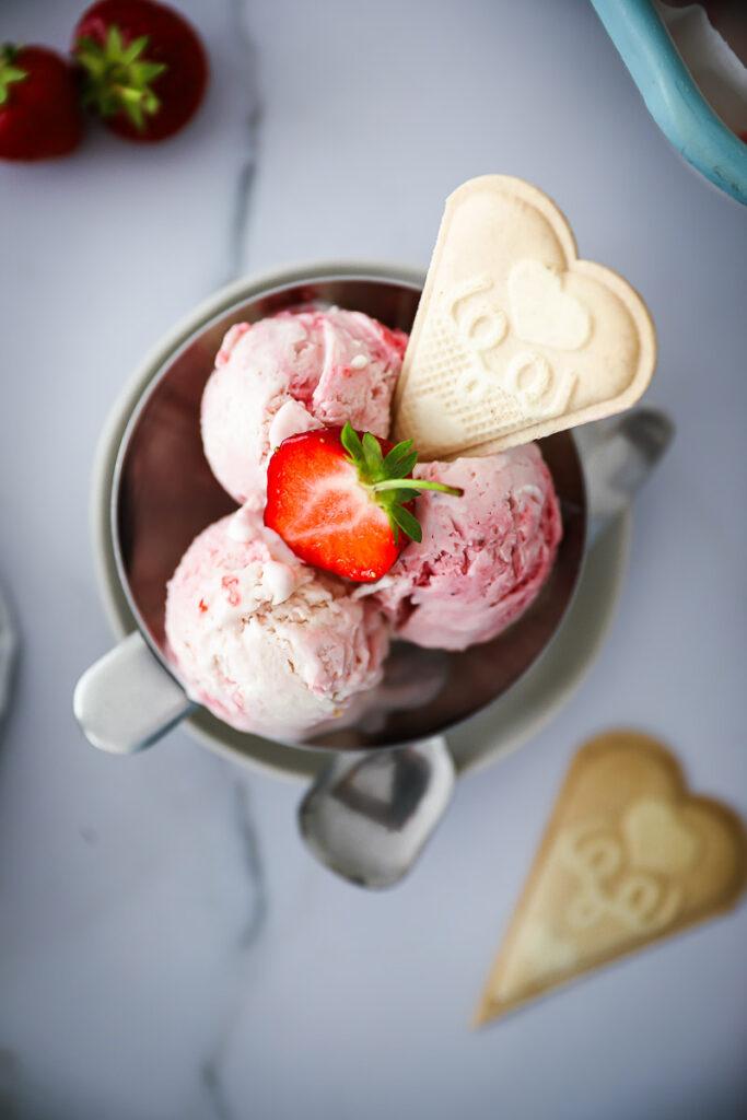 Erdbeereis Rezept ohne Eismaschine no churn strawberry ice cream recipe zuckerzimtundliebe eis selber machen