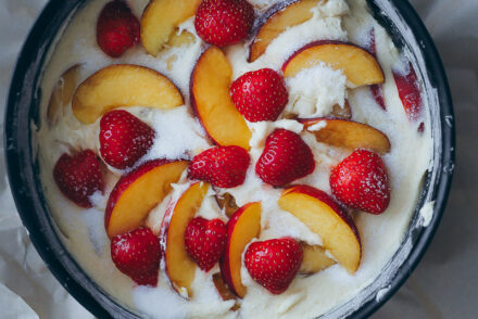 einfaches Nektarinenkuchen rezept pfirsichkuchen peach cake steinobst rezepte zuckerzimtundliebe backblog feedfeed bakefeed